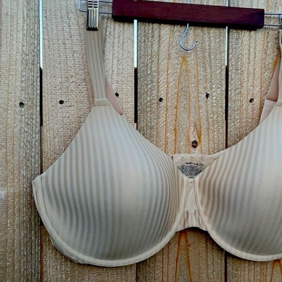 🔥 Take 50% OFF- Playtex 4747 Perfectly Smooth Underwire Bra, Size-44D - Picture 3 of 8